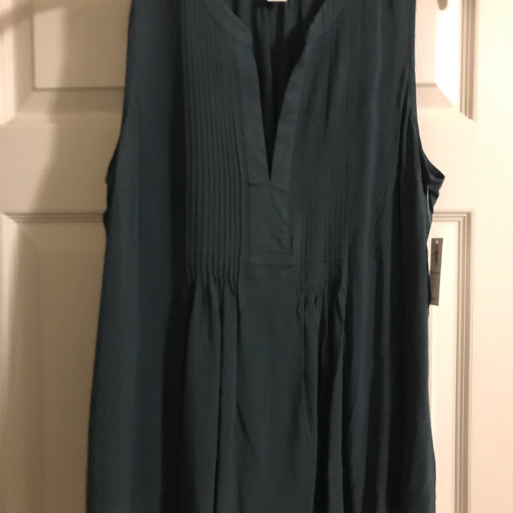 V neck tank